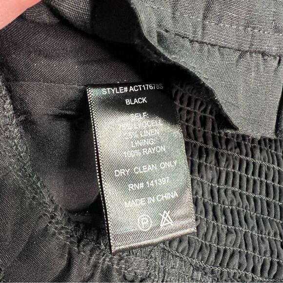 ASTR the Label XS Feronia Top in Black Smocked Back Boned Coquette Puff Shoulder - Picture 10 of 13